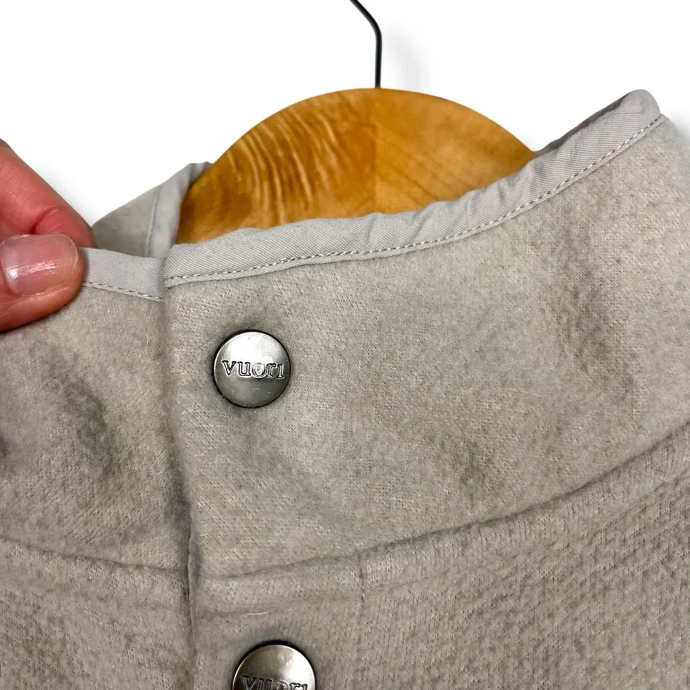 Vuori Venice Wool Pullover Beige Wool Blend Fleece Men’s M Quarter Snap Logo